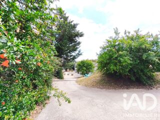  Parking / Garage à vendre 696 m²