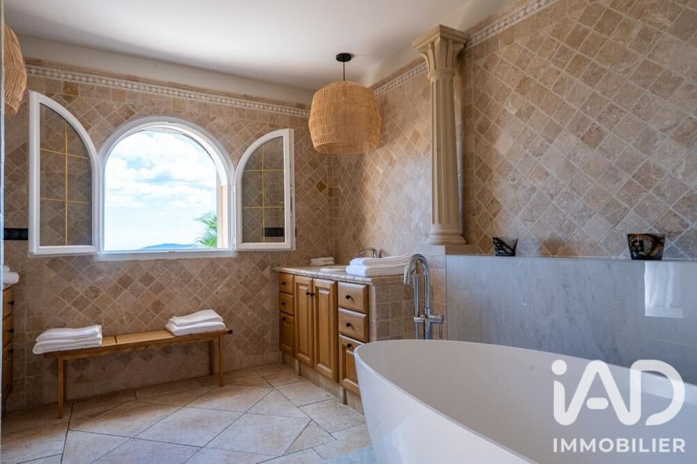à vendre  Maison Grimaud (83310)