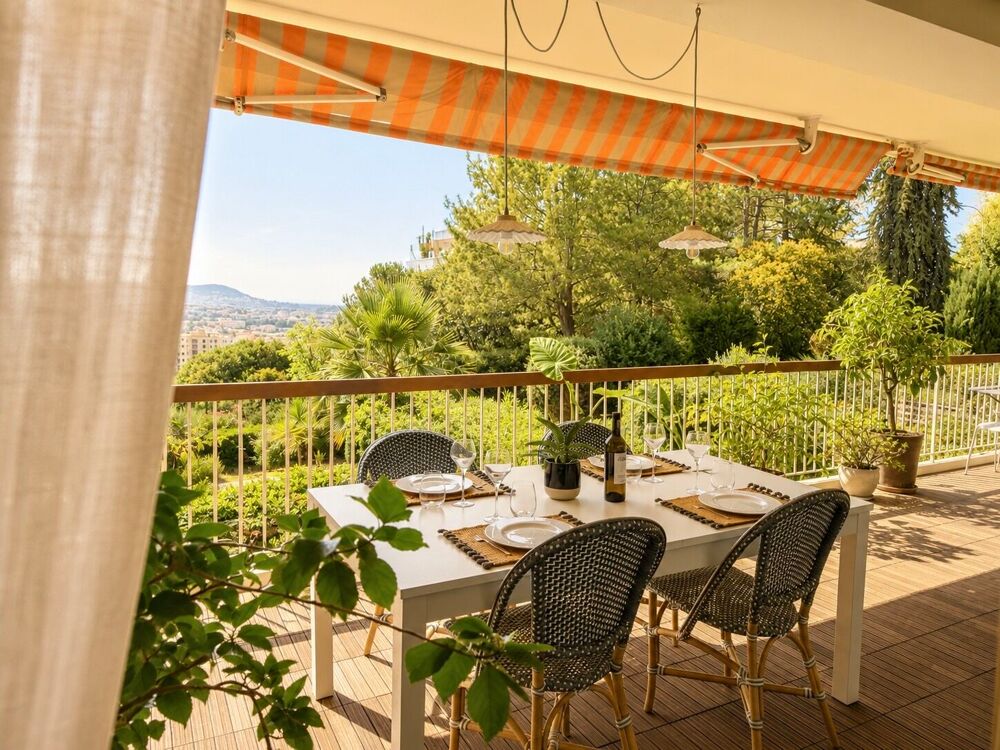 BEAU 3 PIECES TERRASSE - NICE NORD