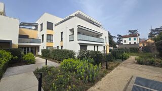 Appartement à louer 4 pièces 80 m²