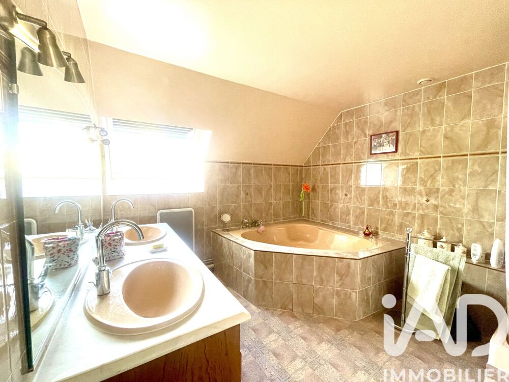 Vente Maison Vente Maison traditionnelle 6 pièces Varennes-jarcy