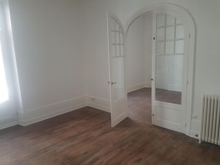  Appartement à louer 4 pièces 113 m²