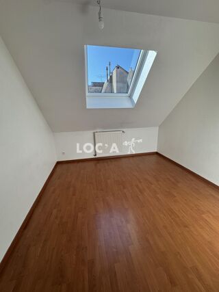  Appartement à louer 4 pièces 83 m²