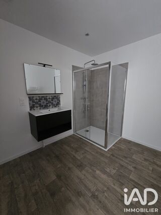  Appartement à louer 3 pièces 76 m²