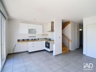  Appartement à louer 4 pièces 74 m²