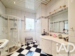  Immeuble � vendre 220 m�