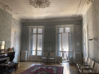   Bureaux 170 m² 950 euros hors charges Hôtel Particulier XVIIIème Riom