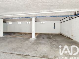  Parking / Garage à vendre 195 m²