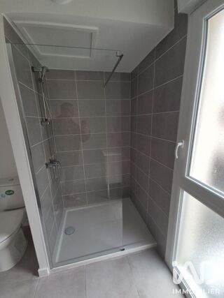  Appartement à louer 5 pièces 105 m²