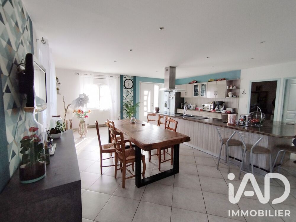 Vente Maison Vente Maison de village 7 pièces Bais
