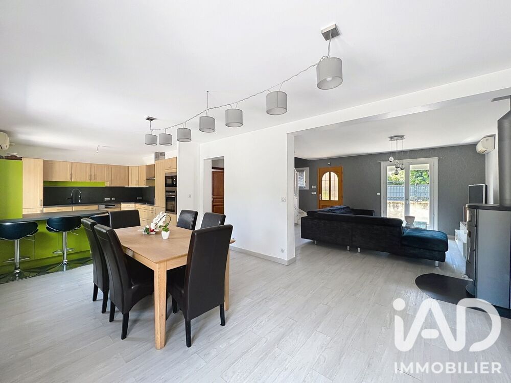 Vente Maison Vente Maison traditionnelle 7 pièces Les chapelles-bourbon