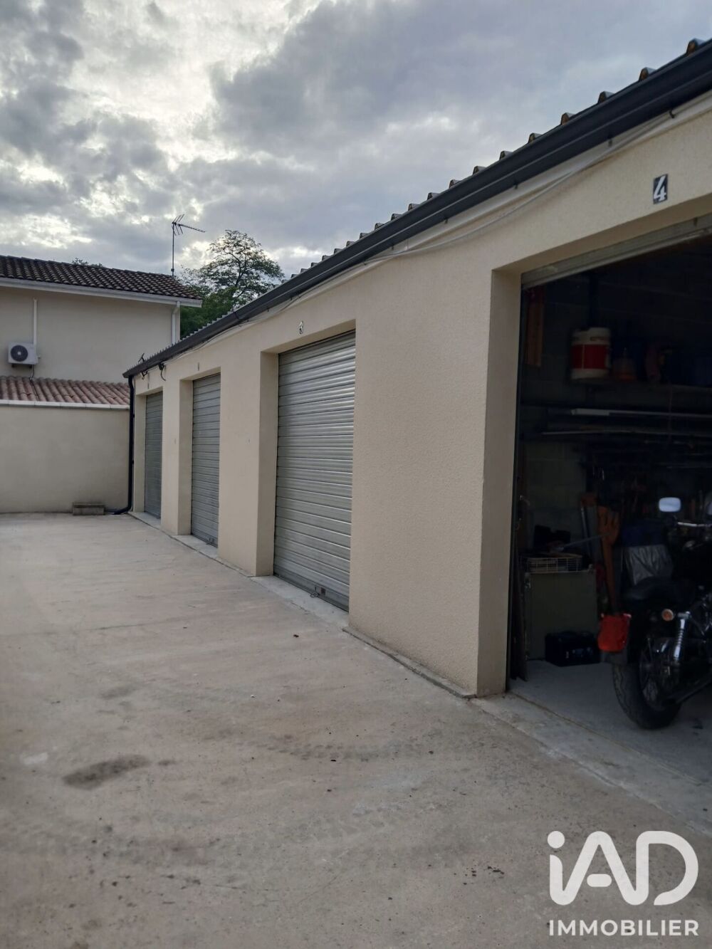 Vente Parking/Garage Vente Garage 373 m&sup2; Podensac