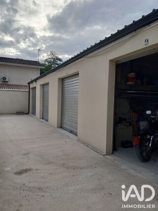  Parking / Garage à vendre 373 m²