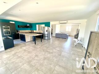 Maison à louer 9 pièces 270 m²