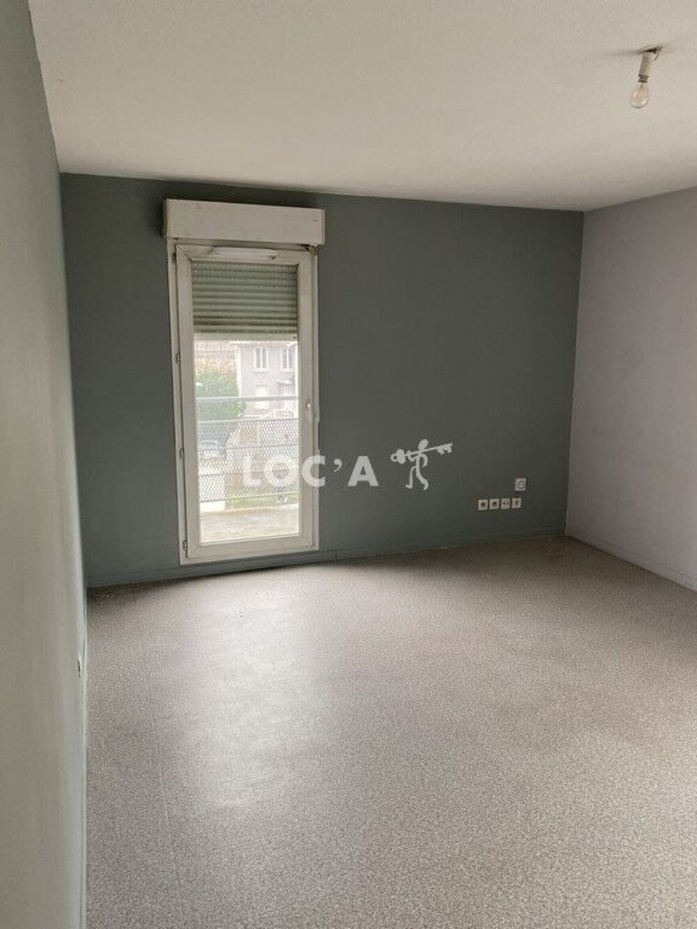 550€CC / Mois A SAISIR!! GRAND TROU chambre meublée ttes....