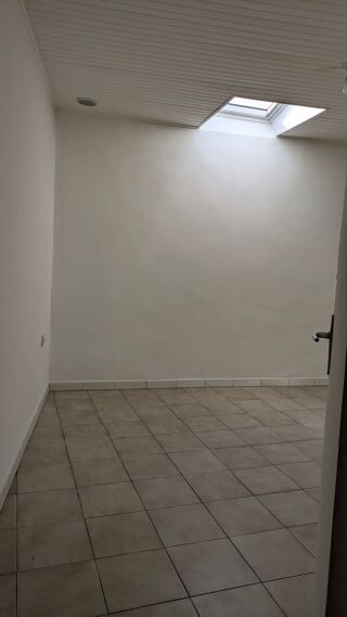  Appartement à louer 2 pièces 45 m²