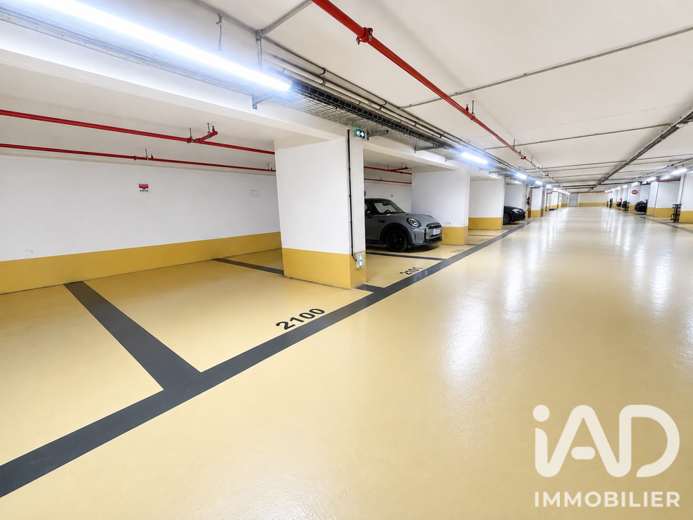 Vente Parking/Garage Vente Parking 12 m&sup2; Courbevoie