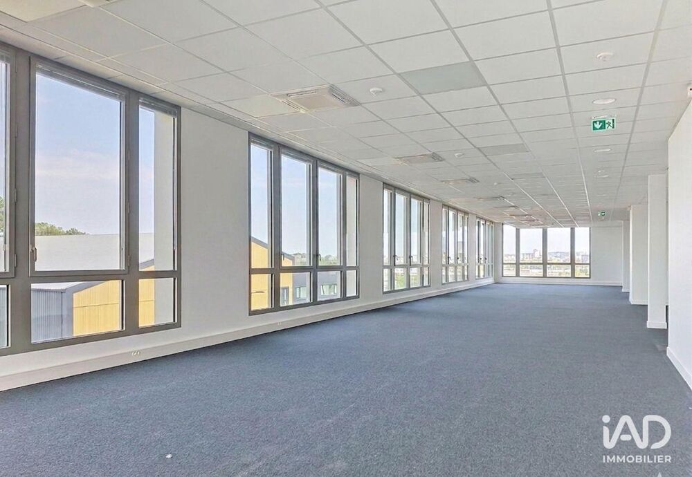   Location - 270 m² 