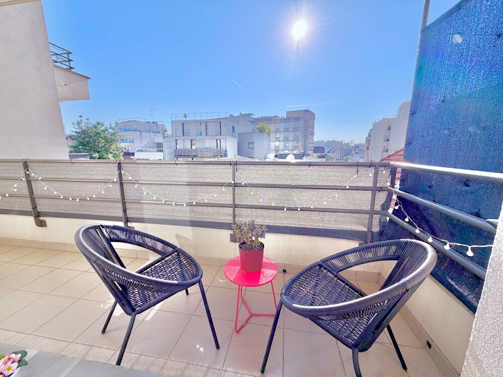 Vente Appartement Appartement 3 pièces avec deux balcons cave et parking Paris 20