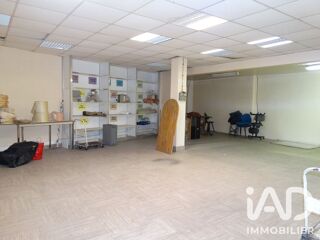  Parking / Garage à vendre 821 m²