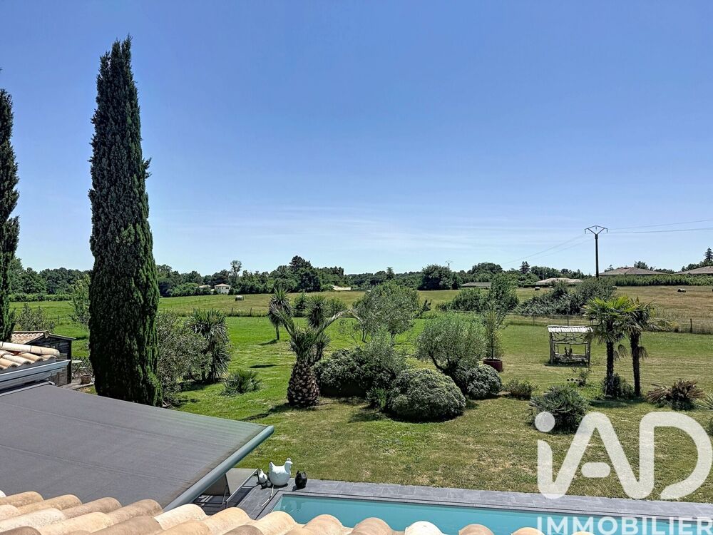 Maison 8 pièces 250 m² · à Carignan-de-Bordeaux · 250 m² · 749 000 €