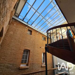  Immeuble à vendre 702 m²