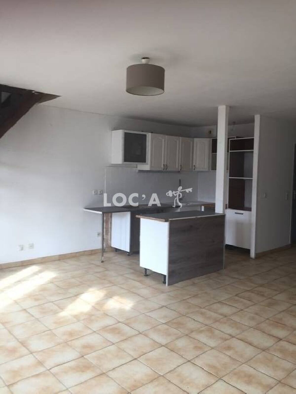 750€ CC / Mois A SAISIR DE SUITE AU CENTRE DU VILLAGE ....