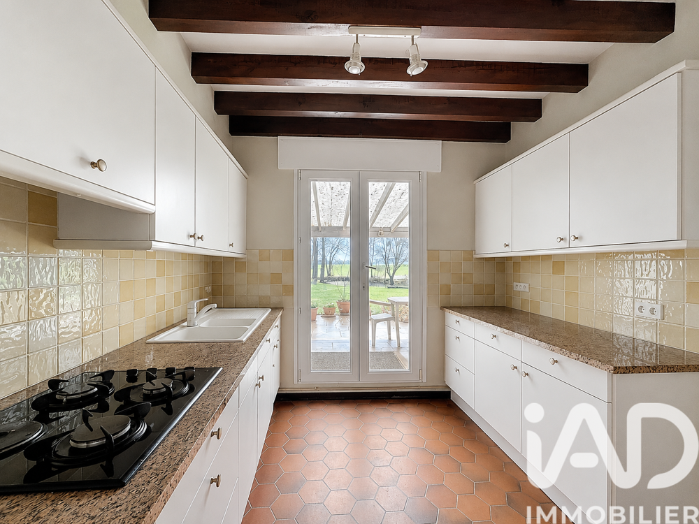Vente Maison 7 pièces 220 m² - Plus