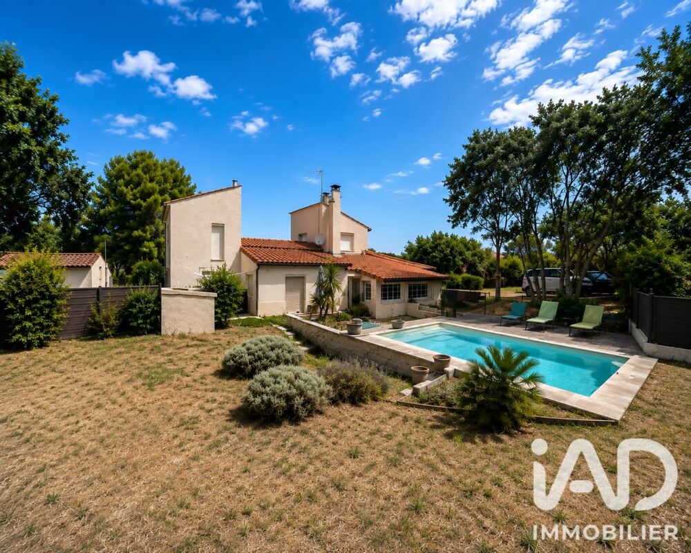 Vente Maison Vente Maison traditionnelle 7 pièces Saint-hilaire-de-beauvoir