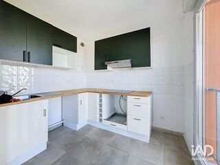 Appartement à louer 4 pièces 82 m²