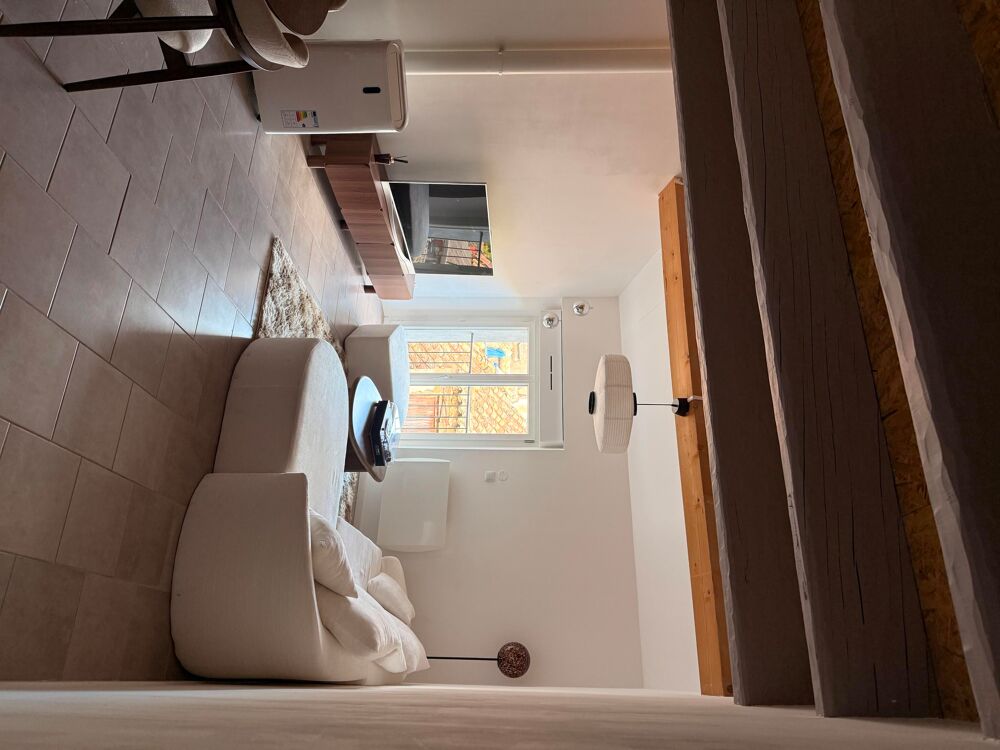 Location Appartement T2Bis sous préavis entièrement rénové en centre ville Cabasse