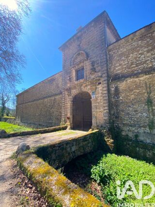  Maison à vendre 15 + pièces 1380 m²