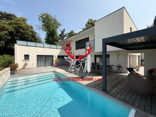  Maison � vendre 6 pi�ces 220 m�