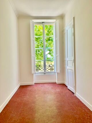  Appartement à louer 5 pièces 107 m²