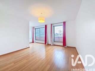  Appartement � louer 4 pi�ces 83 m� Courbevoie