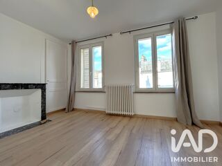  Appartement à louer 5 pièces 100 m²