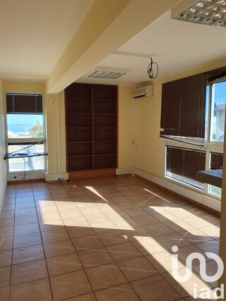  Immeuble à vendre 878 m²