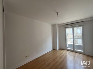  Appartement à louer 3 pièces 77 m²