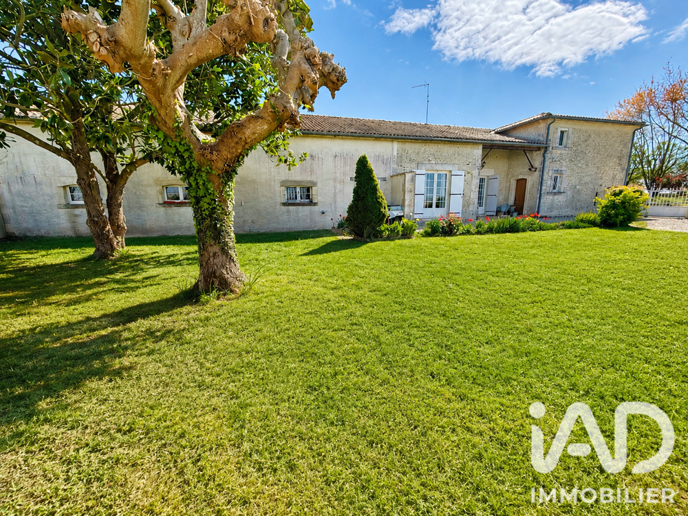 Vente Maison Vente Maison de campagne 8 pièces Baignes-sainte-radegonde