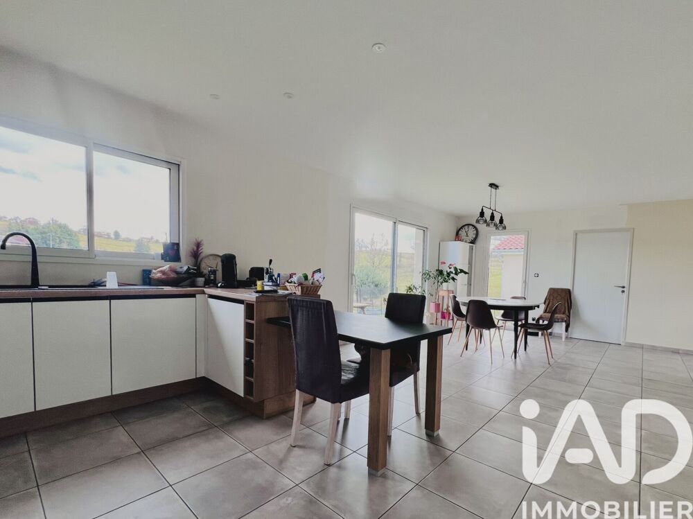 Vente Maison Vente Maison/villa 5 pièces Saint-clément-les-places