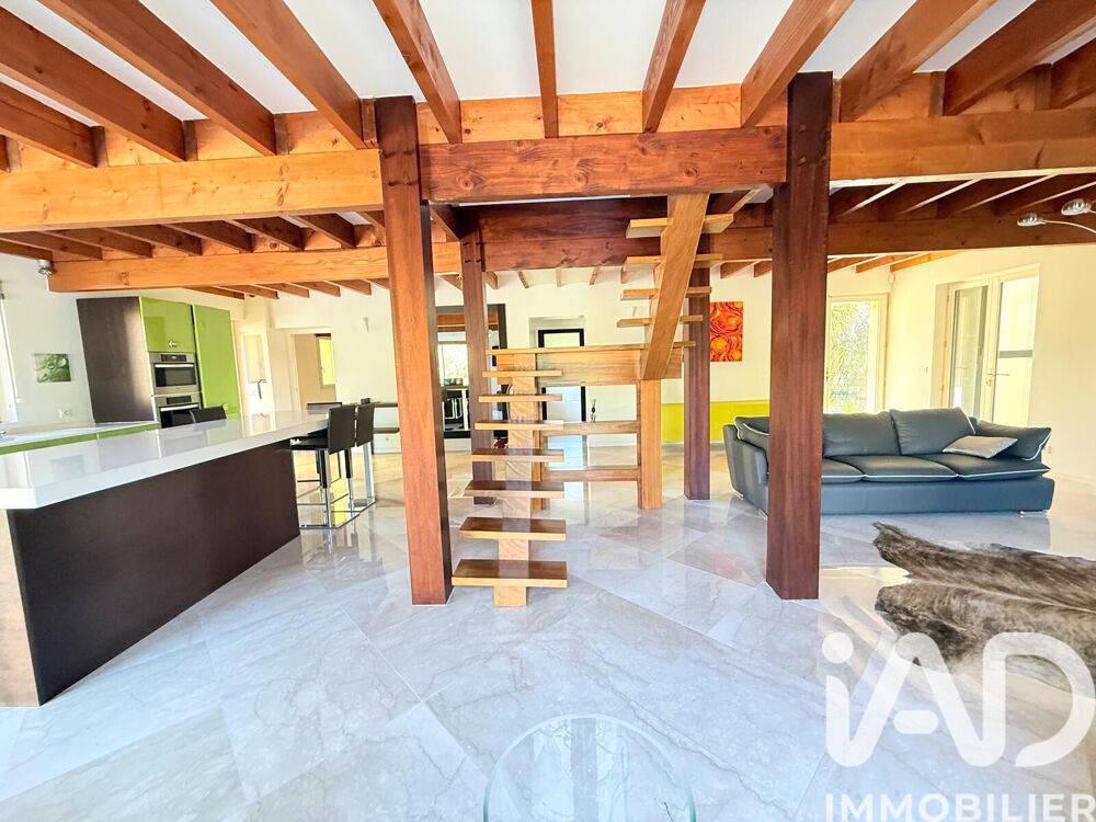 Vente Maison Vente Maison/villa 8 pièces Saint-martial-d'artenset