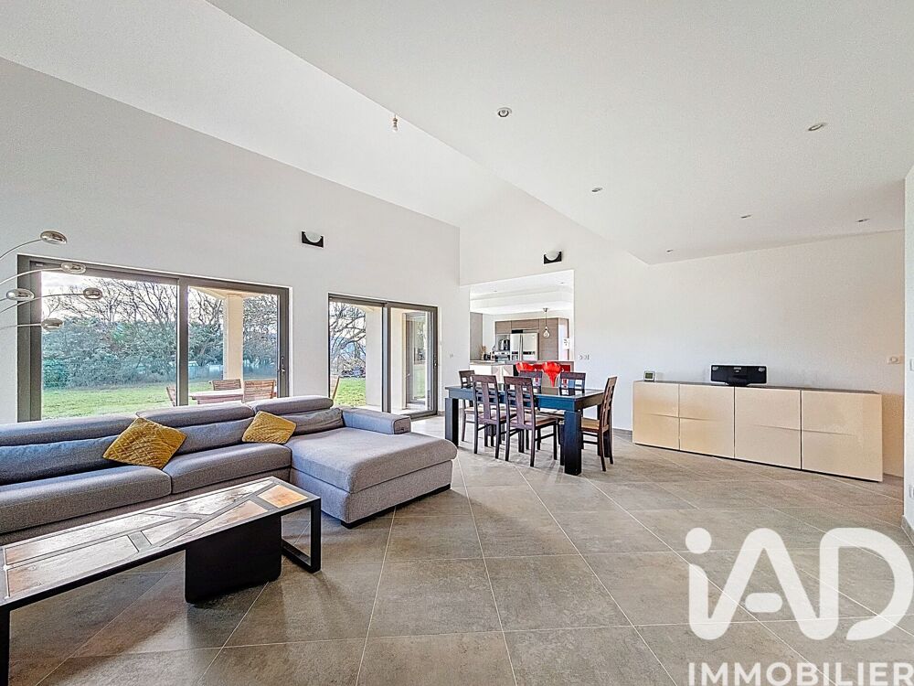 à vendre  Maison Cabrières-d'Avignon (84220)