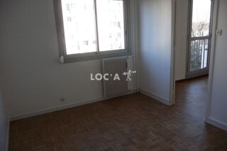  Appartement à louer 4 pièces 73 m²