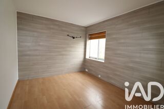  Appartement à louer 4 pièces 64 m²
