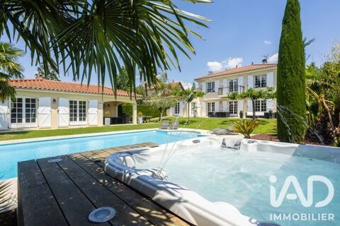   Vente Demeure 7 pièces Maison - 7 pièce(s) - 186 m²