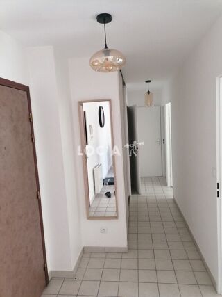  Appartement à louer 3 pièces 64 m²