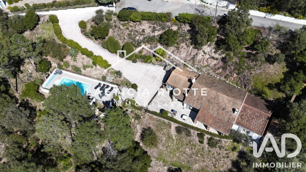 Vente Maison Vente Maison/villa 5 pièces Fréjus