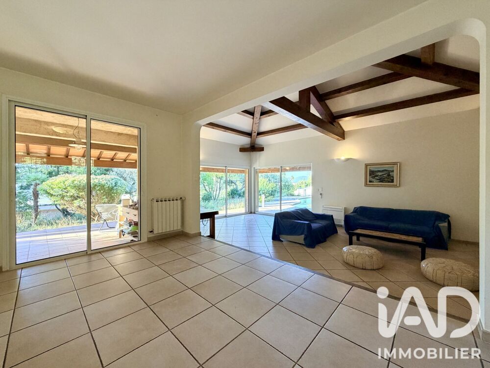 Vente Maison Vente Maison traditionnelle 7 pièces Pierrefeu-du-var