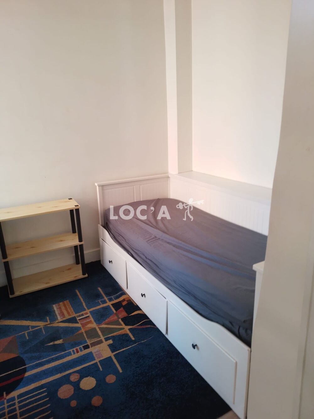 900€ cc / Mois A VISITER!! f3 meublé composé d'une entré....