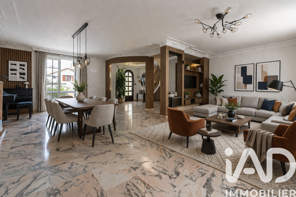 vente Autres - 10 pièce(s) - 400 m² Bron (69500)
